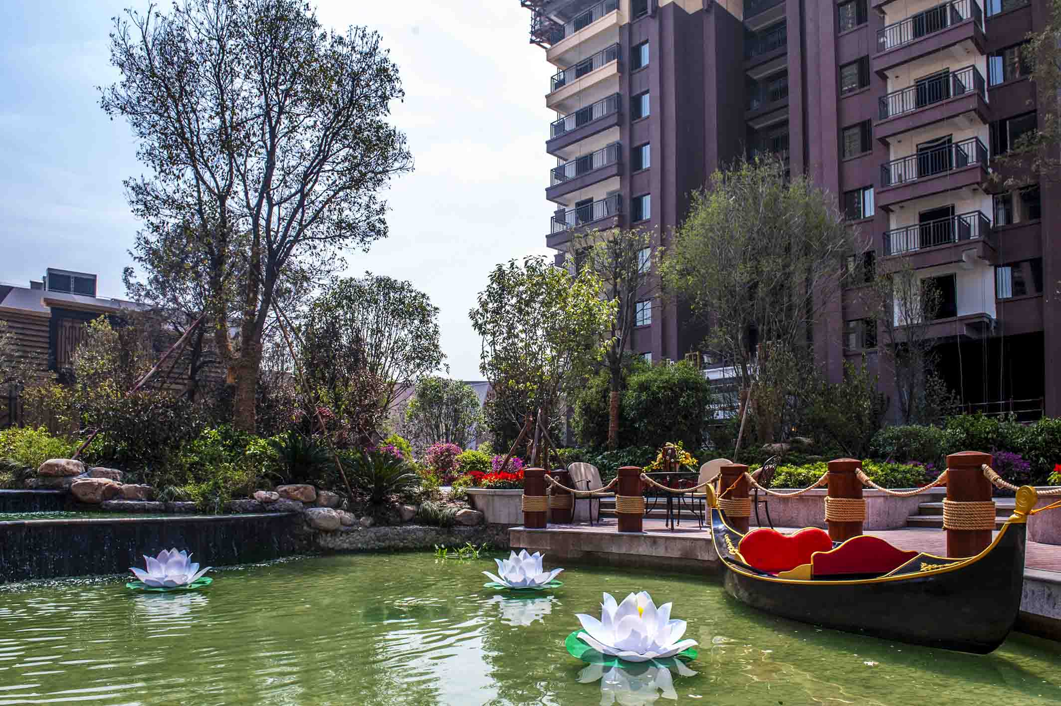 荊門(mén)萬(wàn)達(dá)廣場(chǎng)金街樣板段、C區(qū)樣板段園林景觀綠化工程